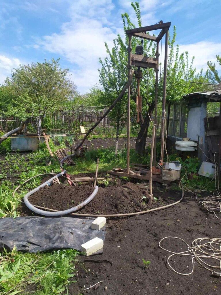 Бурение скважины на даче ХТЗ