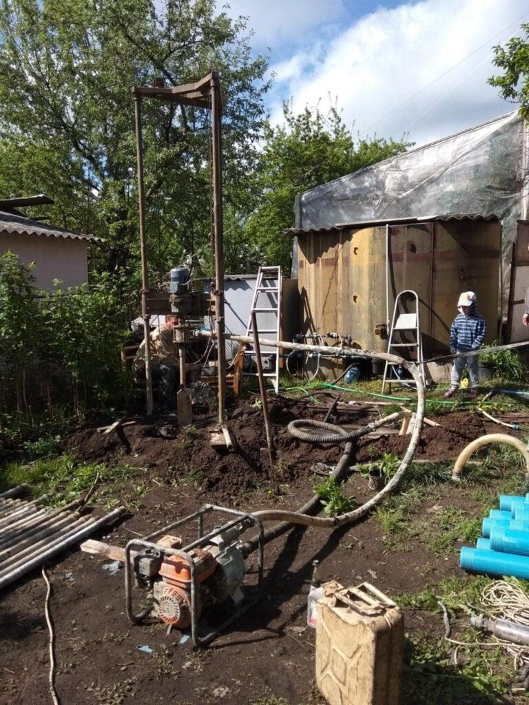 Бурение скважины в пос. Дергачи