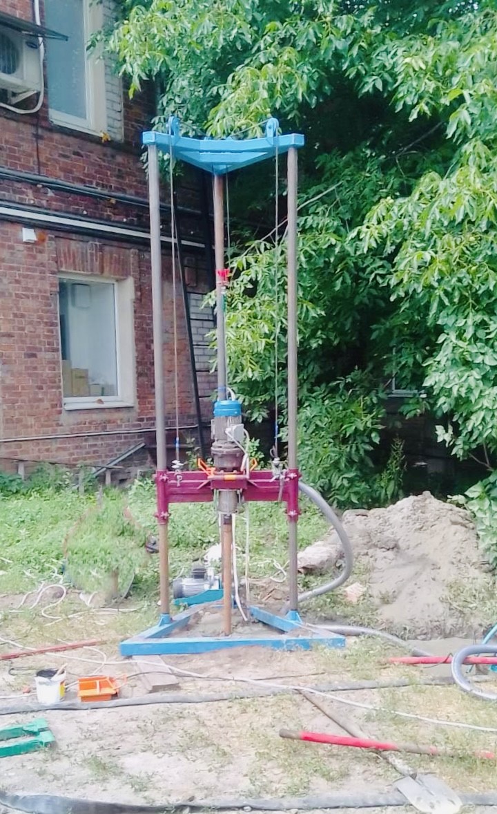 Буріння свердловини